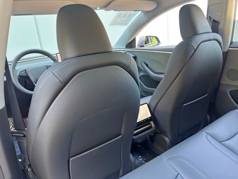Used 2025 Tesla Model 3 Long Range image 41