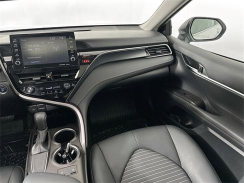 Used 2024 Toyota Camry SE image 26