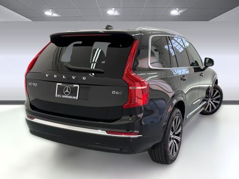Used 2025 Volvo XC90 B6 Plus image 8