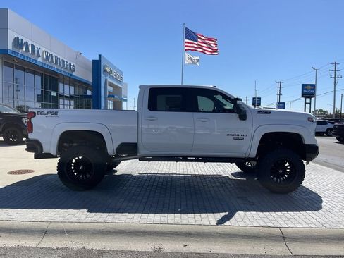 New 2025 Chevrolet Silverado 2500 LT w/ Trail Boss Package AWD/4WD image 7