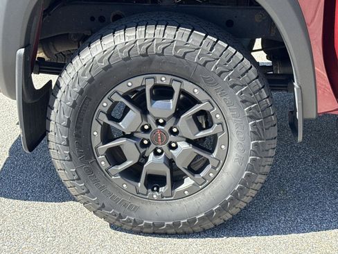 Used 2022 Nissan Frontier PRO-4X w/ Pro-4X Premium Package AWD/4WD image 10