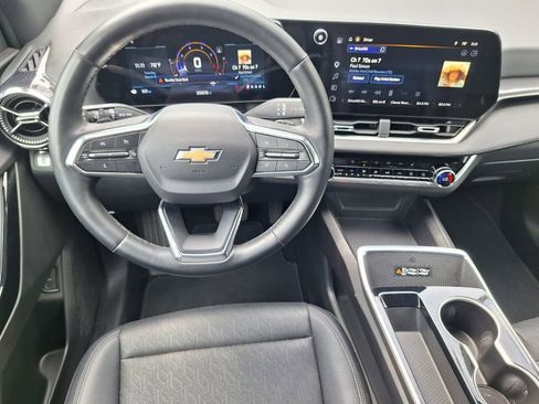 Used 2025 Chevrolet Equinox LT w/ Convenience Package II FWD image 21