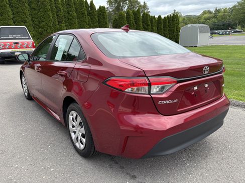 Used 2025 Toyota Corolla LE FWD image 6