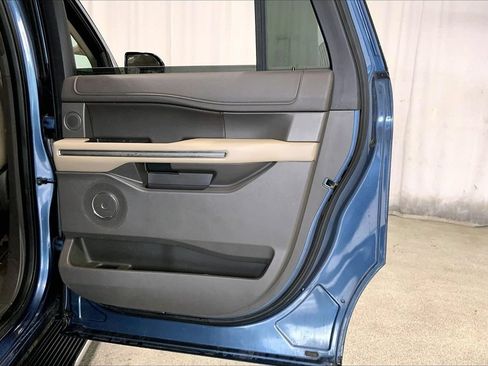 Used 2018 Ford Expedition Max XLT w/ Equipment Group 202A RWD image 23
