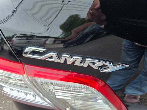 Used 2011 Toyota Camry Hybrid w/ Upgrade Pkg FWD image 11