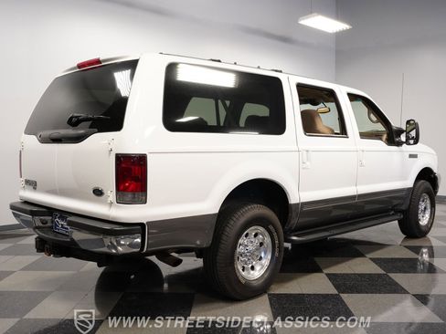 Used 2002 Ford Excursion XLT image 12