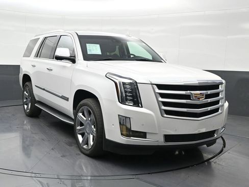Used 2019 Cadillac Escalade Luxury image 8