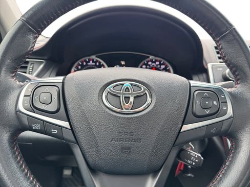 Used 2017 Toyota Camry SE image 17