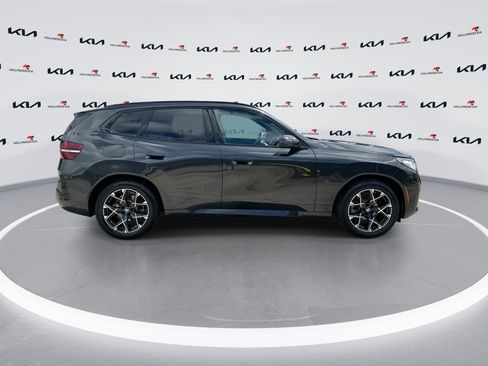 Used 2025 BMW X3 xDrive30i image 9