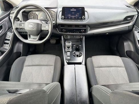 Used 2025 Nissan Rogue SV FWD image 19