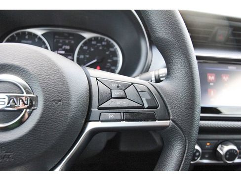 Used 2019 Nissan Kicks S image 20