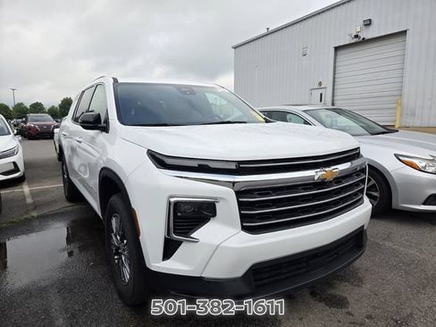 Used 2024 Chevrolet Traverse LT FWD image 7