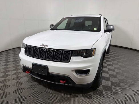 Used 2021 Jeep Grand Cherokee Trailhawk AWD/4WD image 3