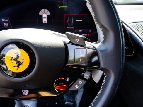 Used 2022 Ferrari Roma RWD image 30