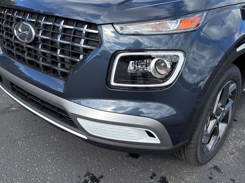 New 2025 Hyundai Venue Limited image 9
