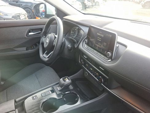 Used 2023 Nissan Rogue SV image 12