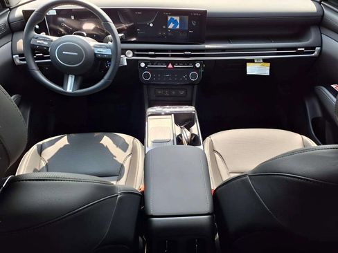 New 2025 Hyundai Tucson Limited image 10