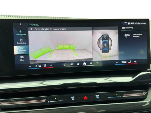 Used 2024 BMW 530i w/ Premium Package RWD image 28