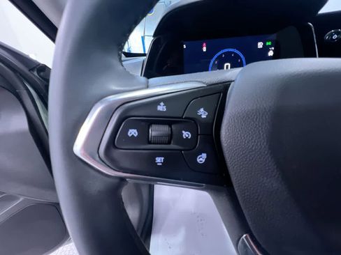 Used 2024 Chevrolet Trax ACTIV w/ Sunroof Package FWD image 20