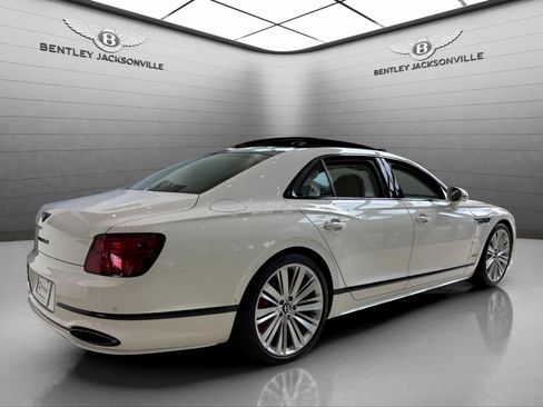 New 2025 Bentley Flying Spur Plug-In Hybrid image 7