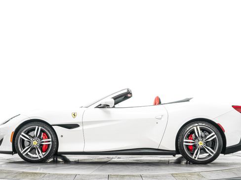 Used 2019 Ferrari Portofino RWD image 6