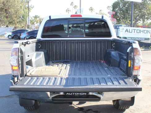 Used 2014 Toyota Tacoma PreRunner w/ SR5 Package RWD image 36