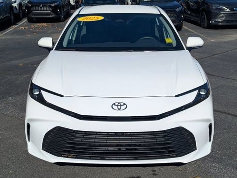 Used 2025 Toyota Camry LE image 2