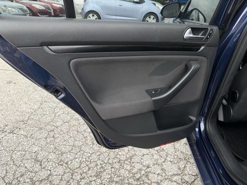 Used 2013 Volkswagen Jetta SE image 18