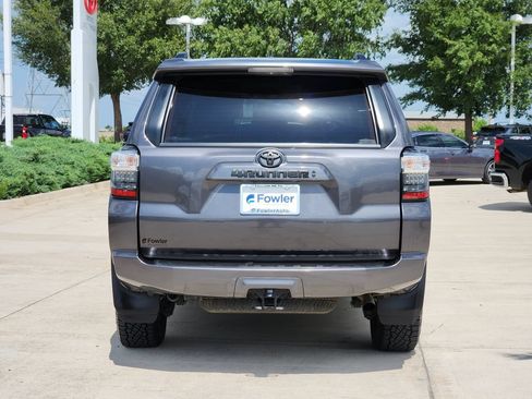Used 2022 Toyota 4Runner SR5 RWD image 6