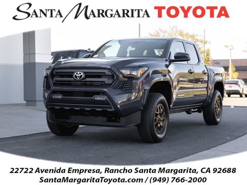 Used 2025 Toyota Tacoma SR5 image 1