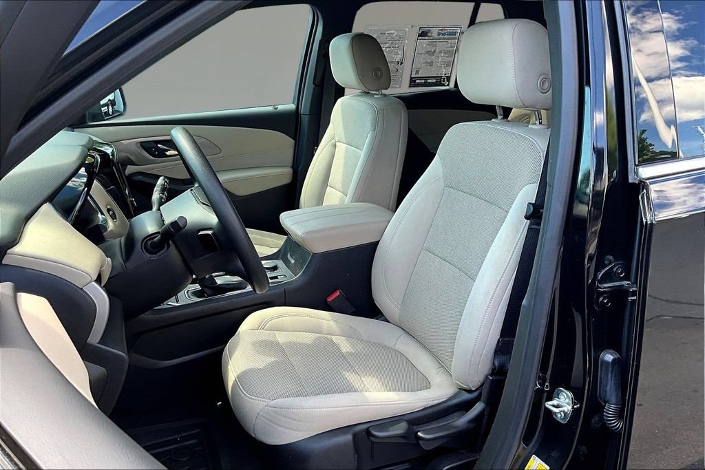 Used 2023 Chevrolet Traverse LS w/ Safety Package AWD/4WD image 18