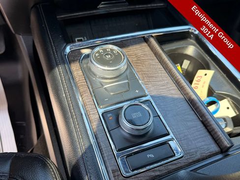 Used 2018 Ford Expedition Limited w/ Equipment Group 301A AWD/4WD image 29