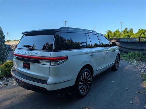 Certified 2024 Lincoln Navigator Black Label AWD/4WD image 5