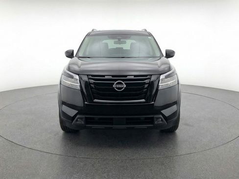 Used 2025 Nissan Pathfinder SV FWD image 2