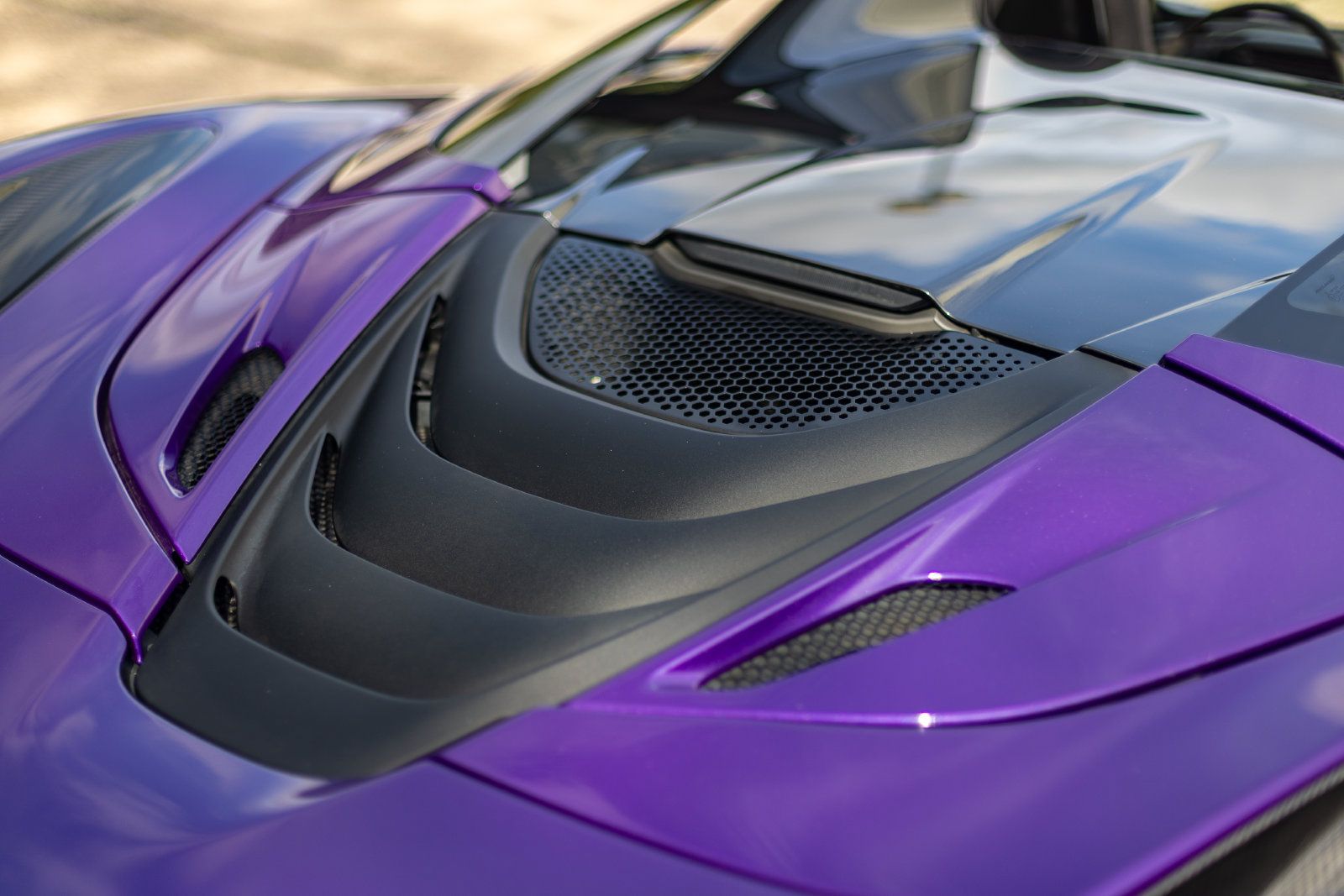 Used 2020 McLaren 720S Performance RWD image 23