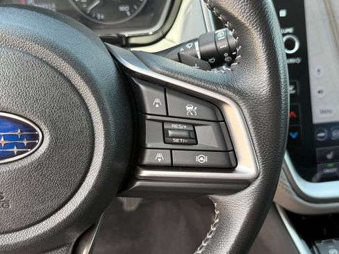 Used 2025 Subaru Outback Premium AWD/4WD image 17
