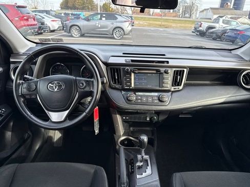 Used 2016 Toyota RAV4 XLE image 18