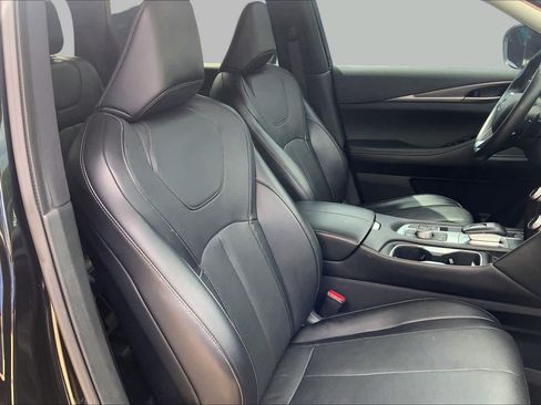 Used 2022 INFINITI QX60 Luxe w/ Cargo Package FWD image 9
