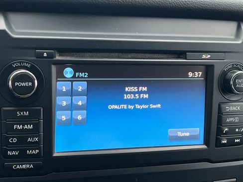 Used 2017 Nissan Titan SL image 17