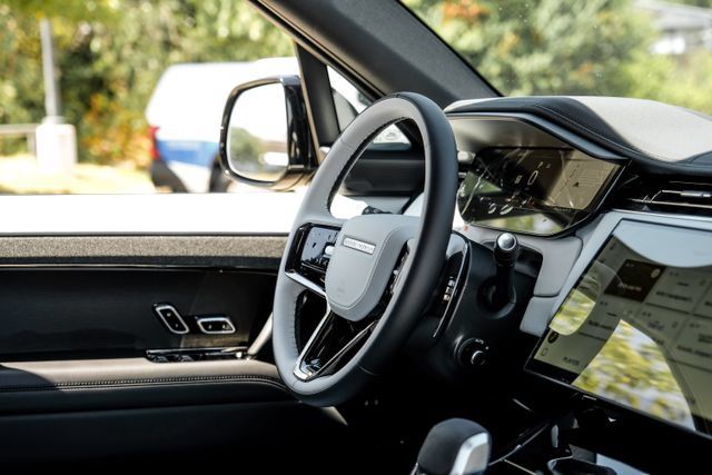 New 2026 Land Rover Range Rover Sport Dynamic SE AWD/4WD image 19