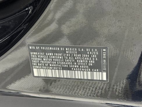Used 2025 Volkswagen Jetta SEL FWD image 36