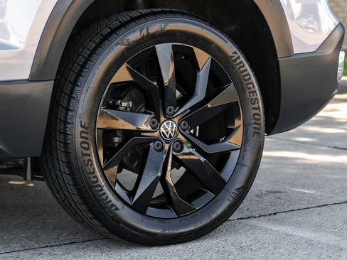 Used 2022 Volkswagen Taos SE image 69