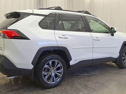 Certified 2022 Toyota RAV4 XLE Premium image 3