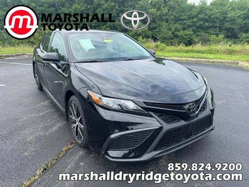 Certified 2024 Toyota Camry SE FWD image 1