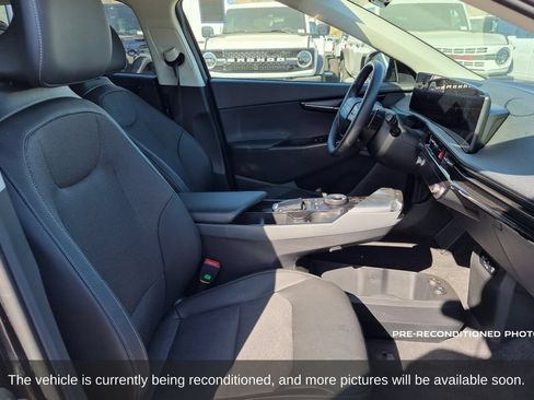 Used 2025 Kia EV6 Light RWD image 13