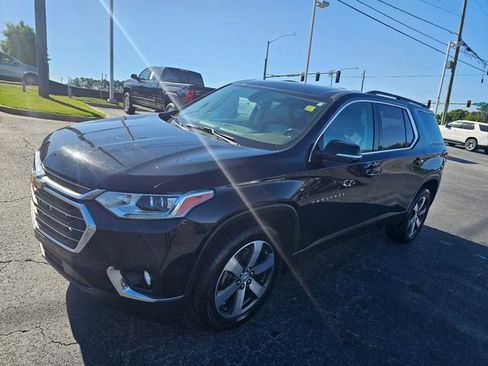 Used 2020 Chevrolet Traverse LT w/ LT Premium Package FWD image 4