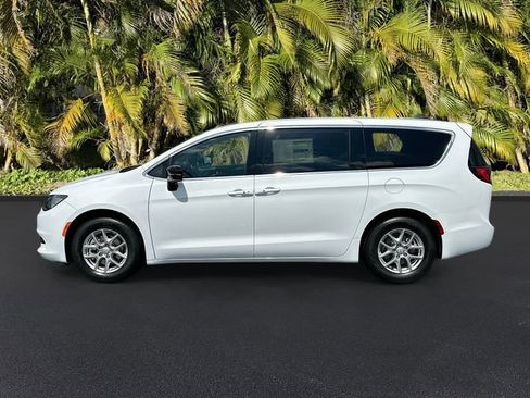 New 2025 Chrysler Voyager LX image 2