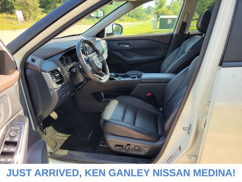 Certified 2023 Nissan Rogue SV w/ SV Premium B Package AWD/4WD image 14
