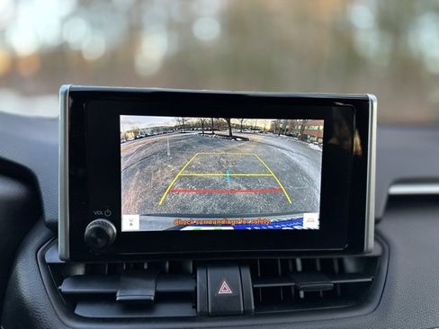 Used 2024 Toyota RAV4 XLE image 10