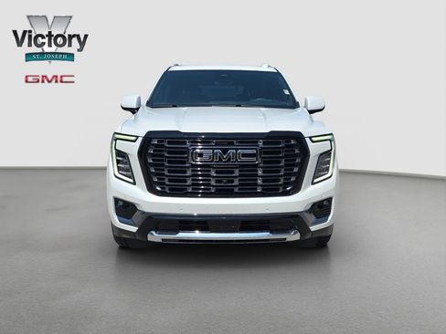 Used 2025 GMC Yukon Denali Ultimate AWD/4WD image 2